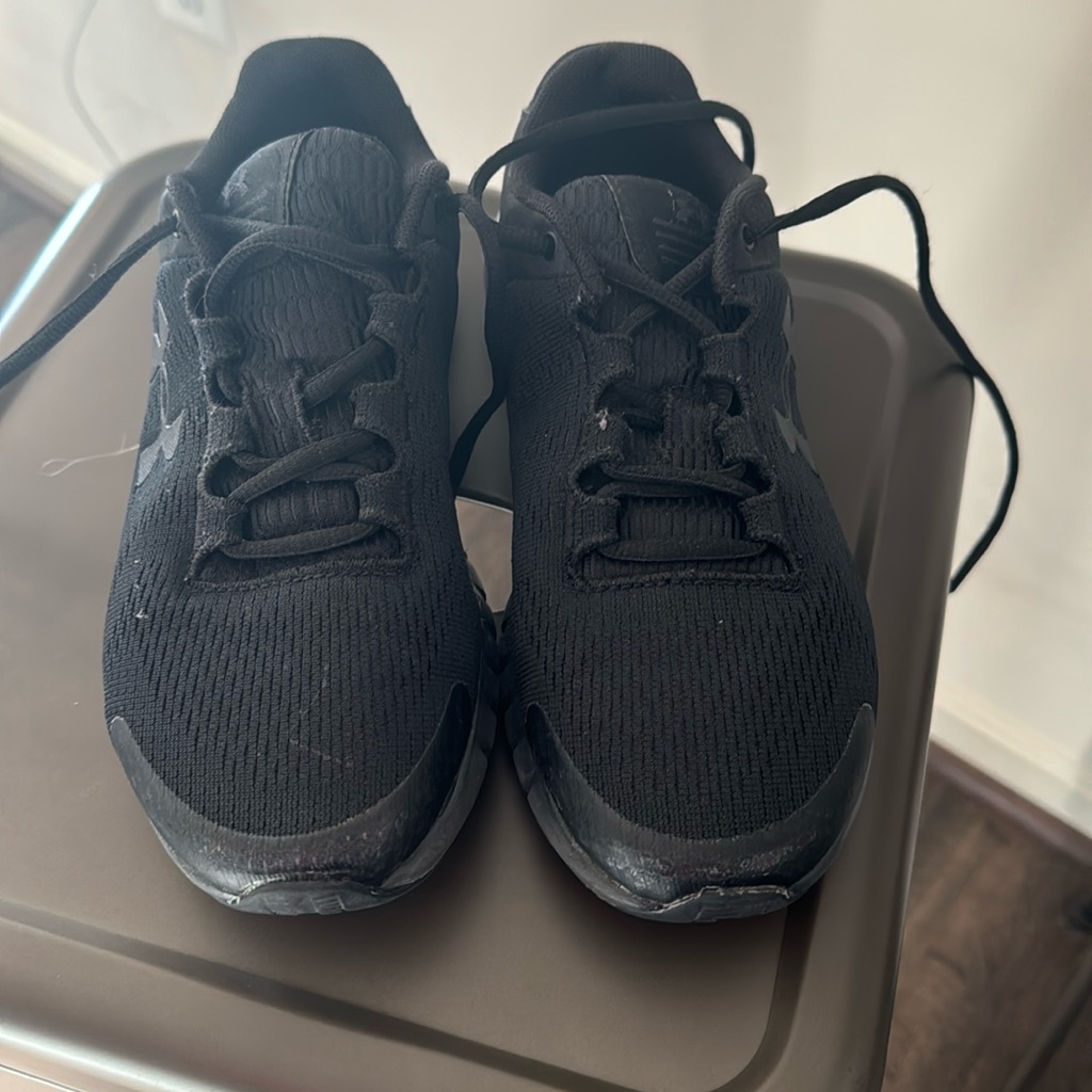 Previously Loved Kids Under Armour Sneakers Previously Loved Kids Under Armour Sneakers